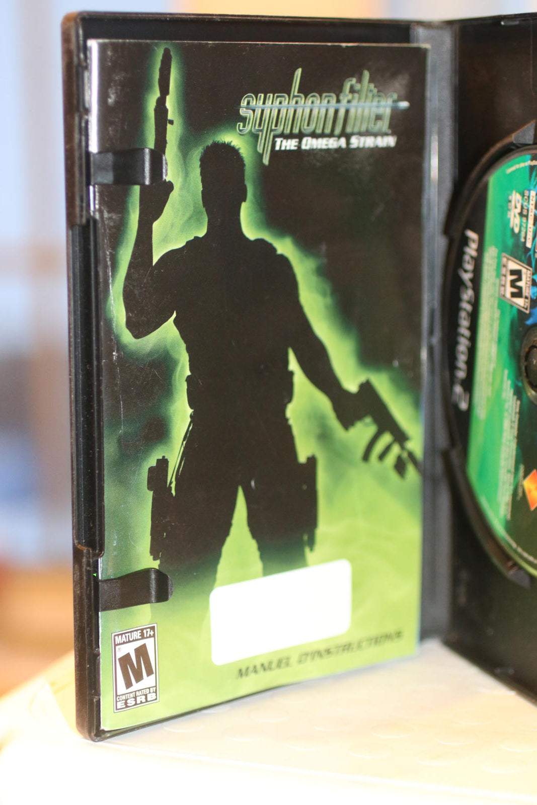 Syphon Filter: The Omega Strain PlayStation 2 Video Game Complete in box mAnual