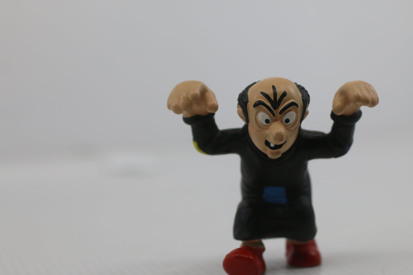 Schleich 20418 SMURF SMURFS Favourites Gargamel Smurf with Hands Up RETIRED