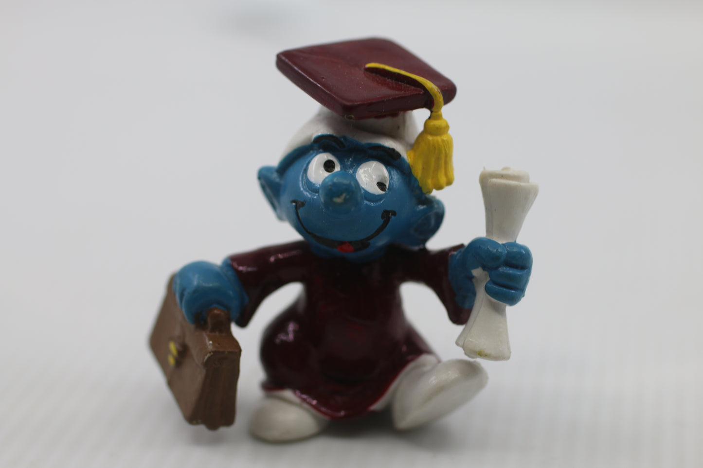 PEYO SCHLEICH VTG 1981 SMURFS # 20130 BROWN GRADUATE SMURF PVC FIGURINE