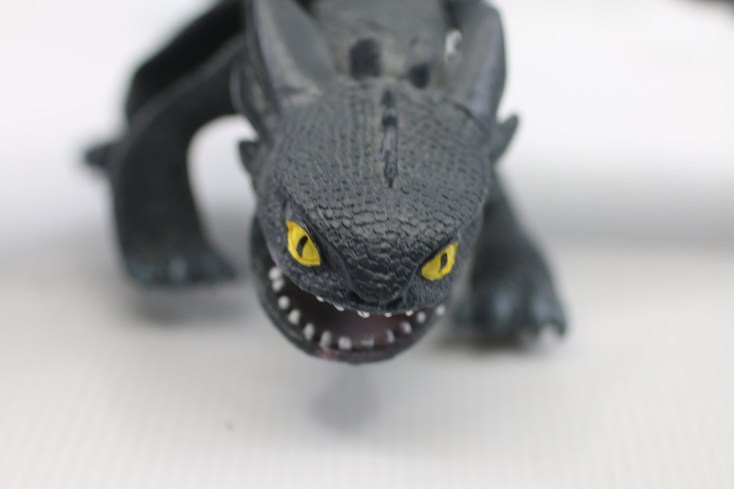 How to Train Your Dragon Toothless Night Fury Dragon Figure 2012 toy