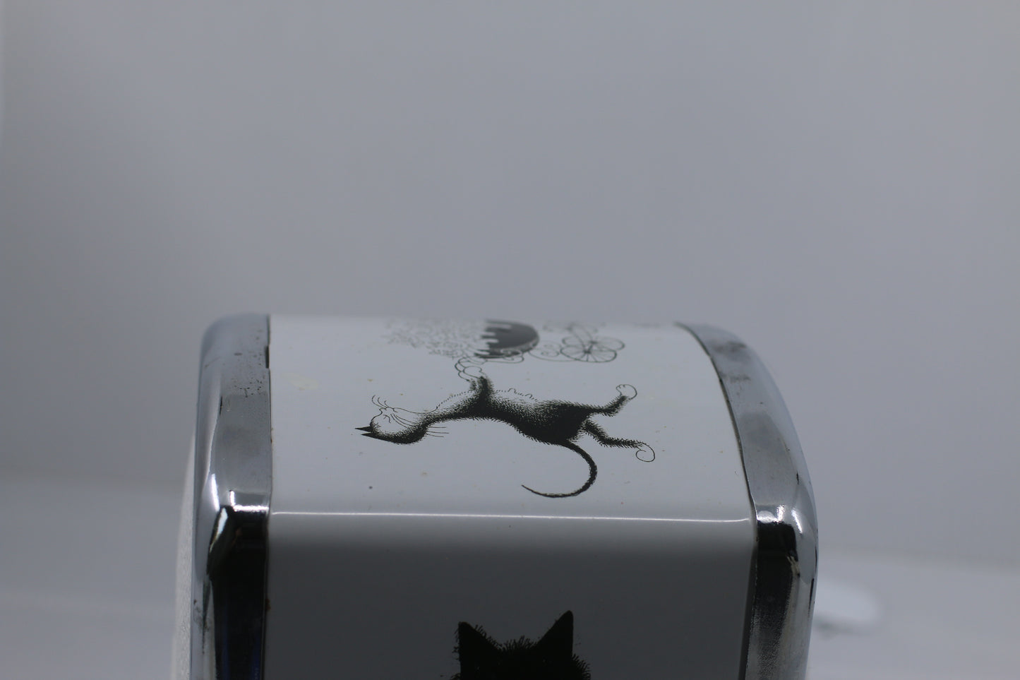 Napkin dispenser Dubout and Editions Clouet with cute cats desigh