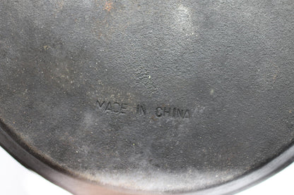 12in Cast Iron Skillet Frying Pan Dual Spout Made in China