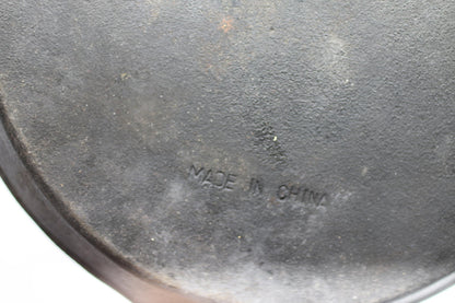 12in Cast Iron Skillet Frying Pan Dual Spout Made in China