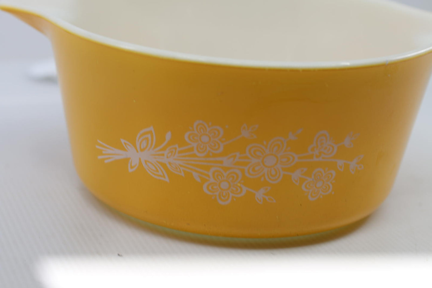 Vintage PYREX Casserole Dish 472-B BUTTERFLY Yellow NO LID