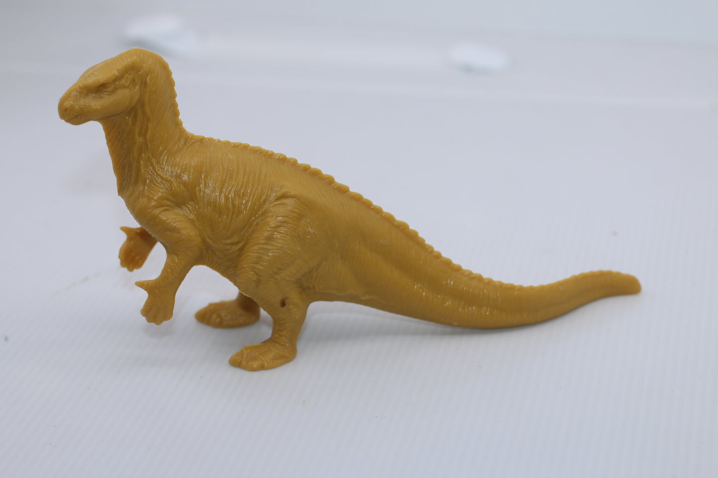 VINTAGE INVICTA BRITISH MUSEUM OF NATURAL HISTORY DINOSAUR FIGURE IGUANODON