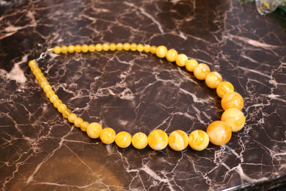 Vintage style Marbled egg yolk Resin beads handmade Necklace from 1960's