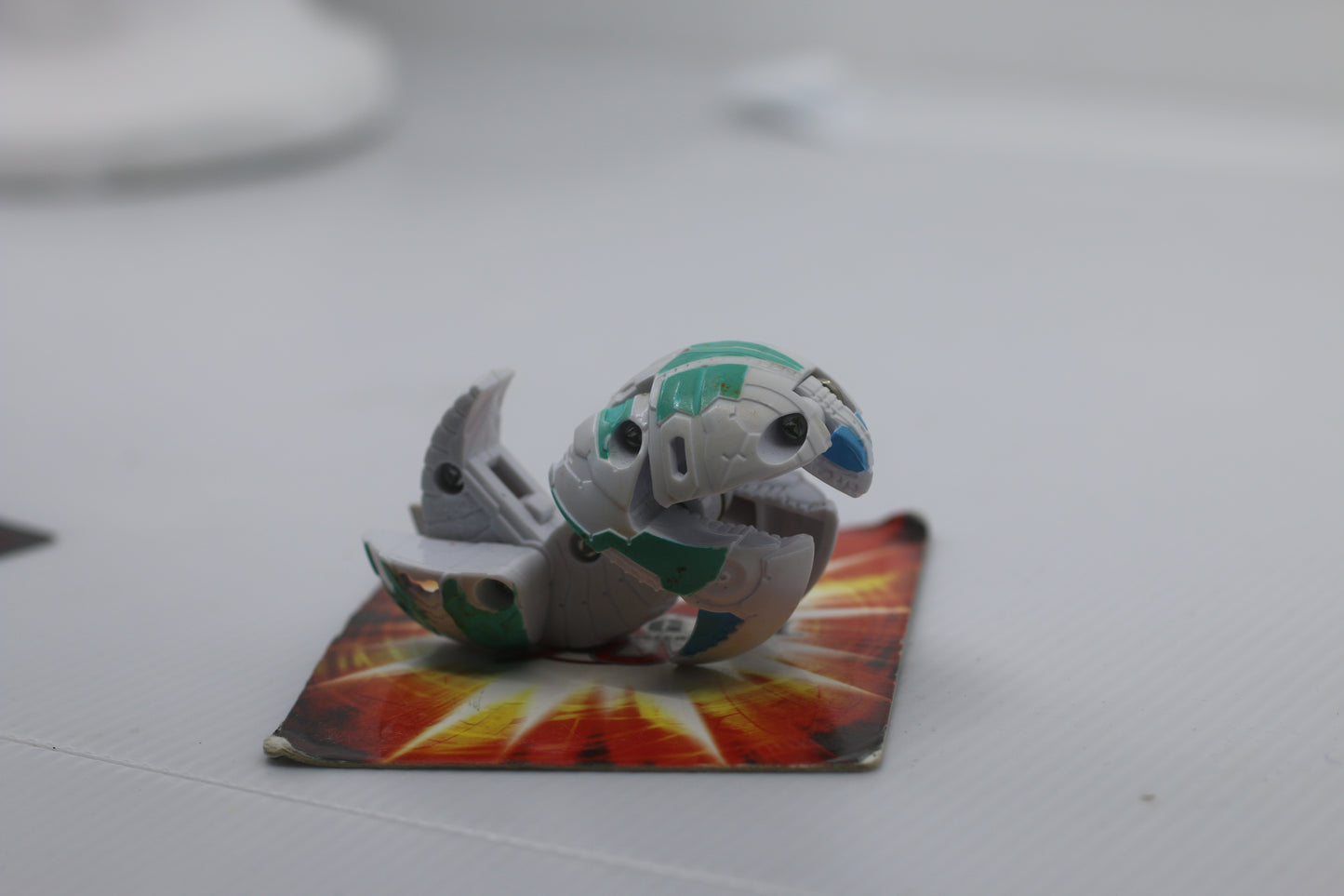 Bakugan Mantonoid White Haos Battle Planet B500 Battle Brawlers