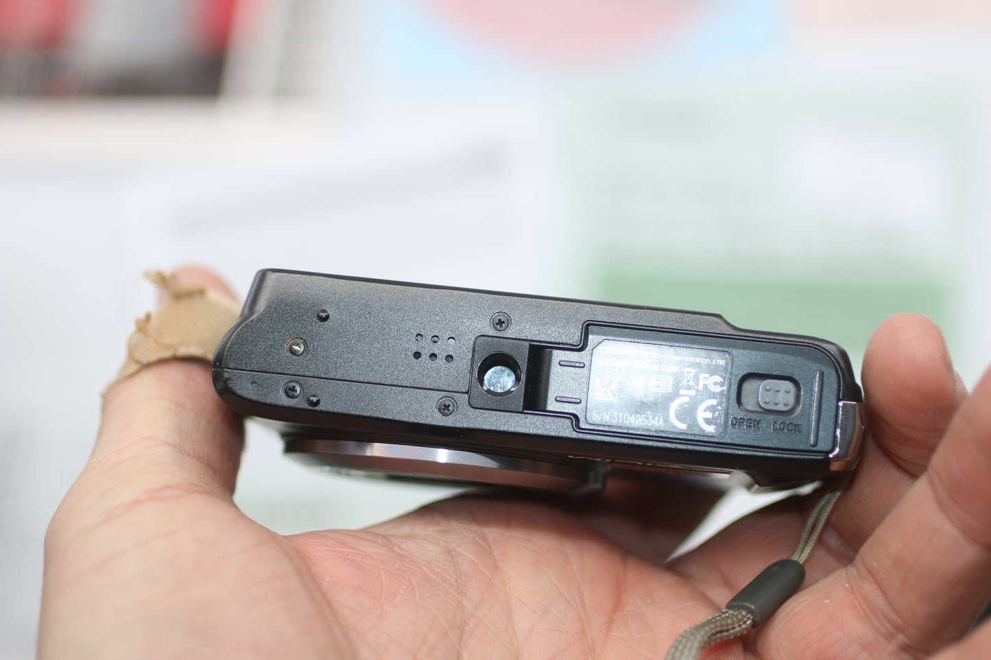 Casio Exilim EX-H10 12.1MP Digital Camera Black Boxed Complete w/ Case SD Card