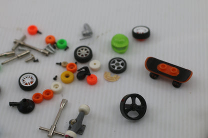 Tech Deck Fingerboard Lot – 3 Mini Skateboards + Parts & Accessories Used / Mixed