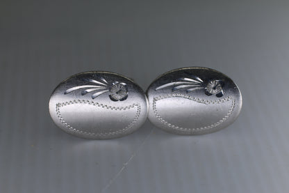 Vintage Silver-Tone Etched Oval Cufflinks – Classic Mid-Century Design