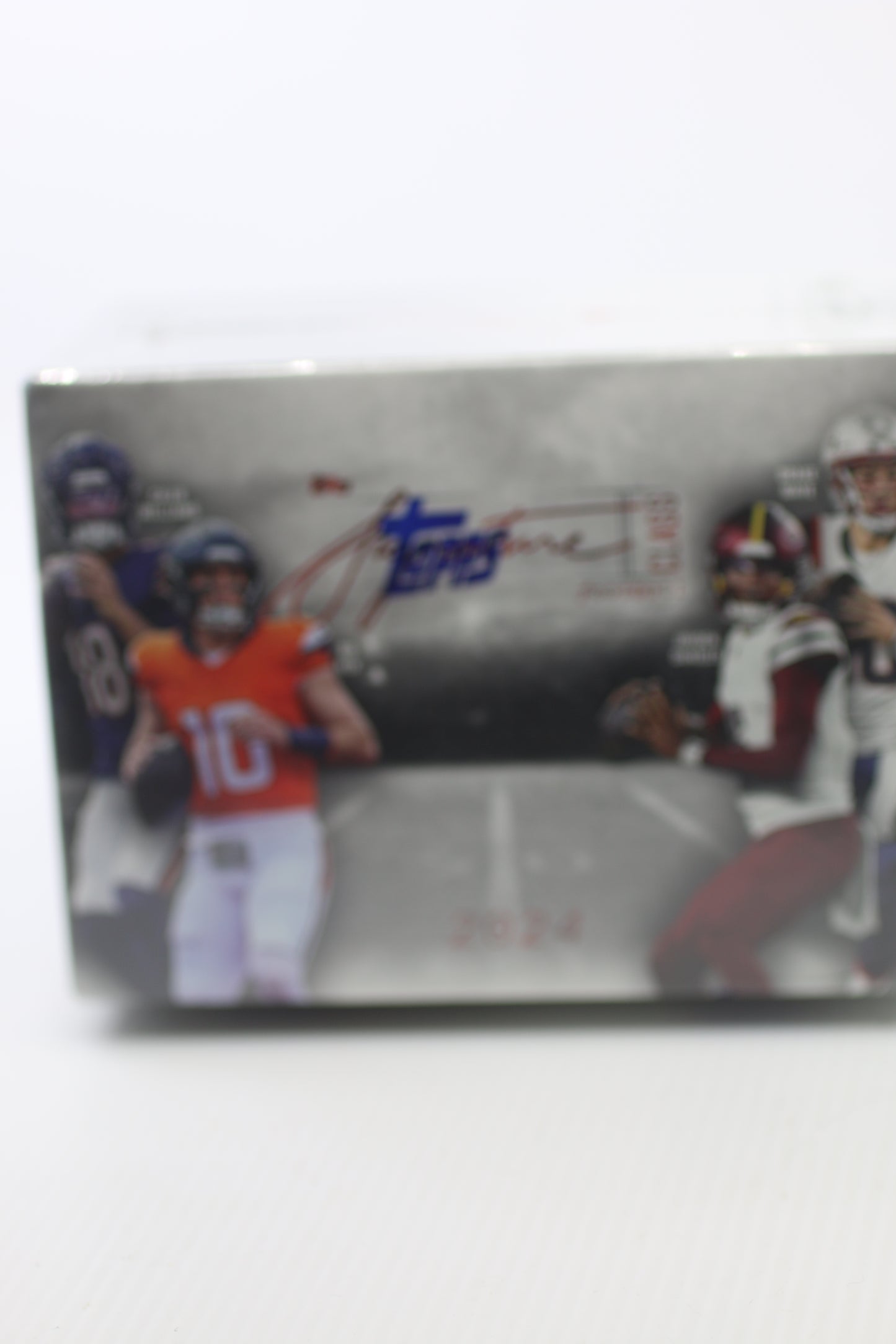 (1) 2024 TOPPS SIGNATURE CLASS VALUE BLASTER BOX (42 Cards) Football New QTY