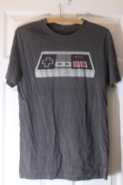 Nintendo NES Controller Graphic T-Shirt Dark Grey Gamer Tee Retro Gaming