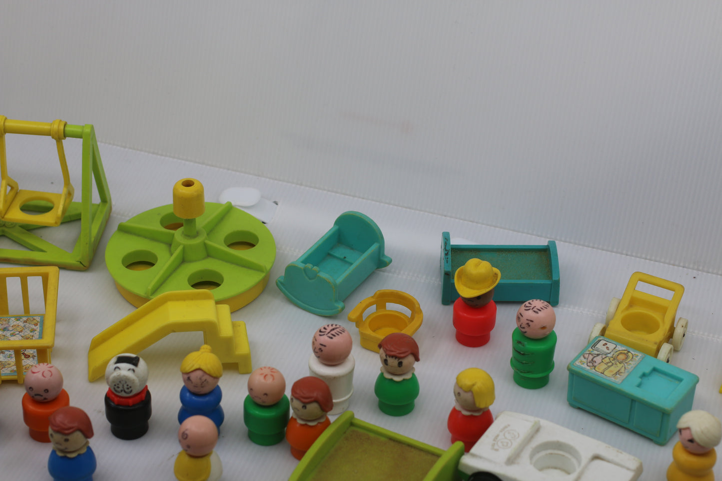 huge Lot Of Mixed figures toys vintage Little people Fisher-Price accessories