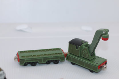 BREAKDOWN TRAIN &FLATBED Thomas and Friends Take N Play Lot 2 cars Rare