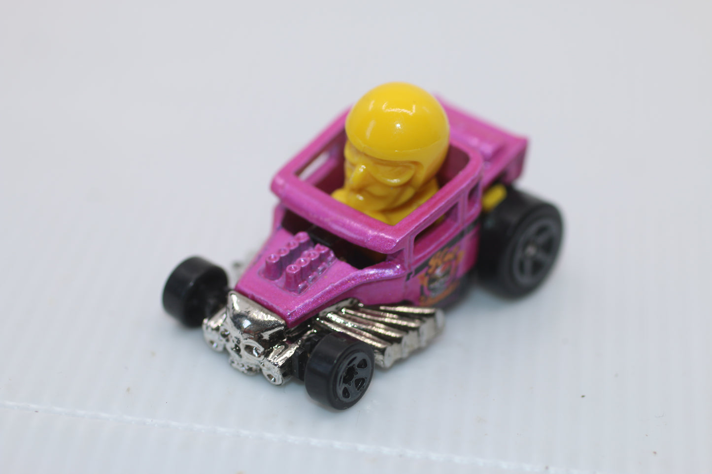 2020 Mattel Hot Wheels Tooned Best For Track Pink Skull Shaker