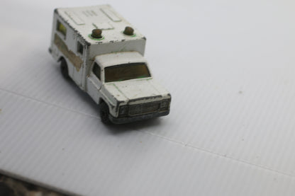 Matchbox Chevrolet Ambulance (Square Body 1973-1980 Nose) White 1:84 Scale