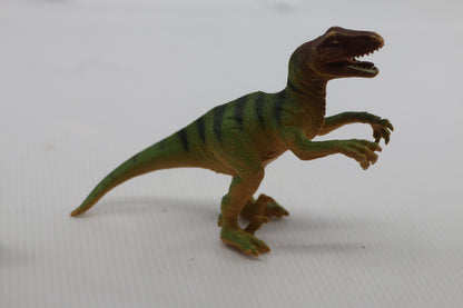 2009 Animal Planet Velociraptor Plastic Dinosaur Raptor Figure Toys R Us TM 3"