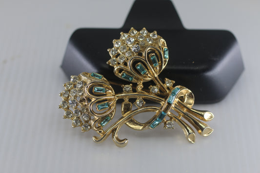 Vintage Gold Tone Faux Rhinestone Brooch Pin a bouquet of flowers