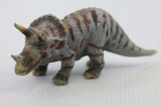 Stegosaurus & Triceratops Dinosaurs figures toys 2009&2002 toys played Schleich