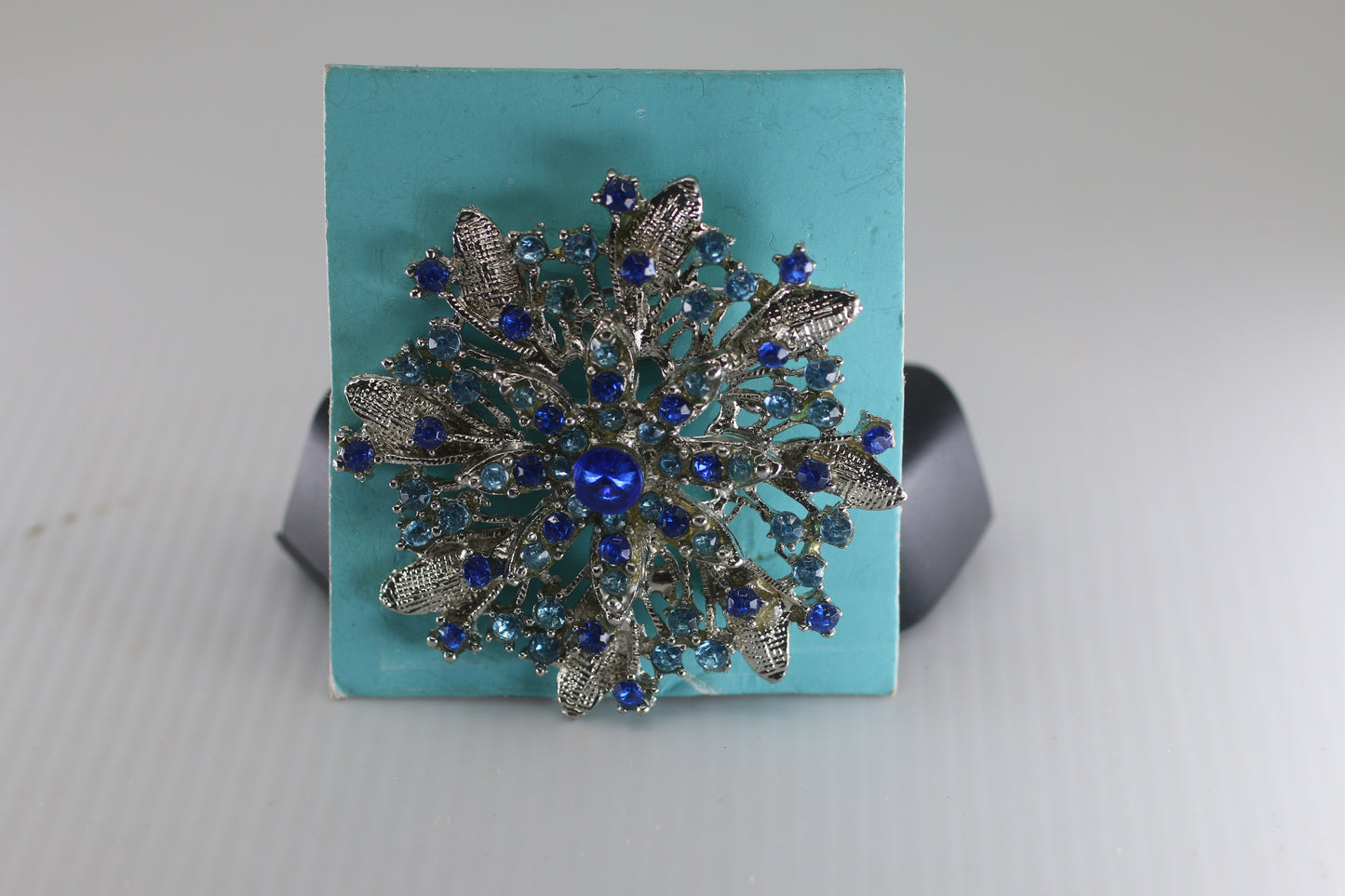 Royal Blue Faux Diamonds High Quality Vintage Style Silver Flower Brooch