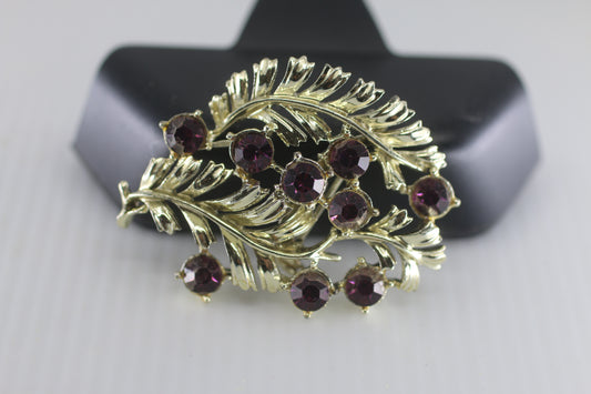 Vintage STAR Floral Brooch Gold Tone with Faux Ruby/Garnet BEAUTY ❤️