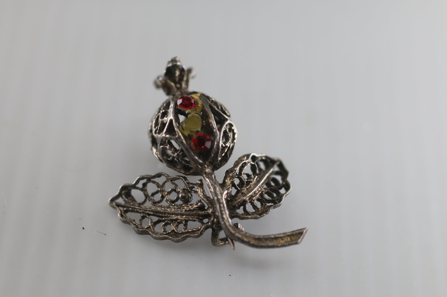 Vintage brooch leaf shape filigree & Red jewelry, gift woman 19 century style