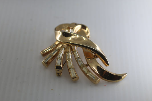 RETRO Vintage TRIFARI GOLD TONED & RHINESTONE snake Brooch