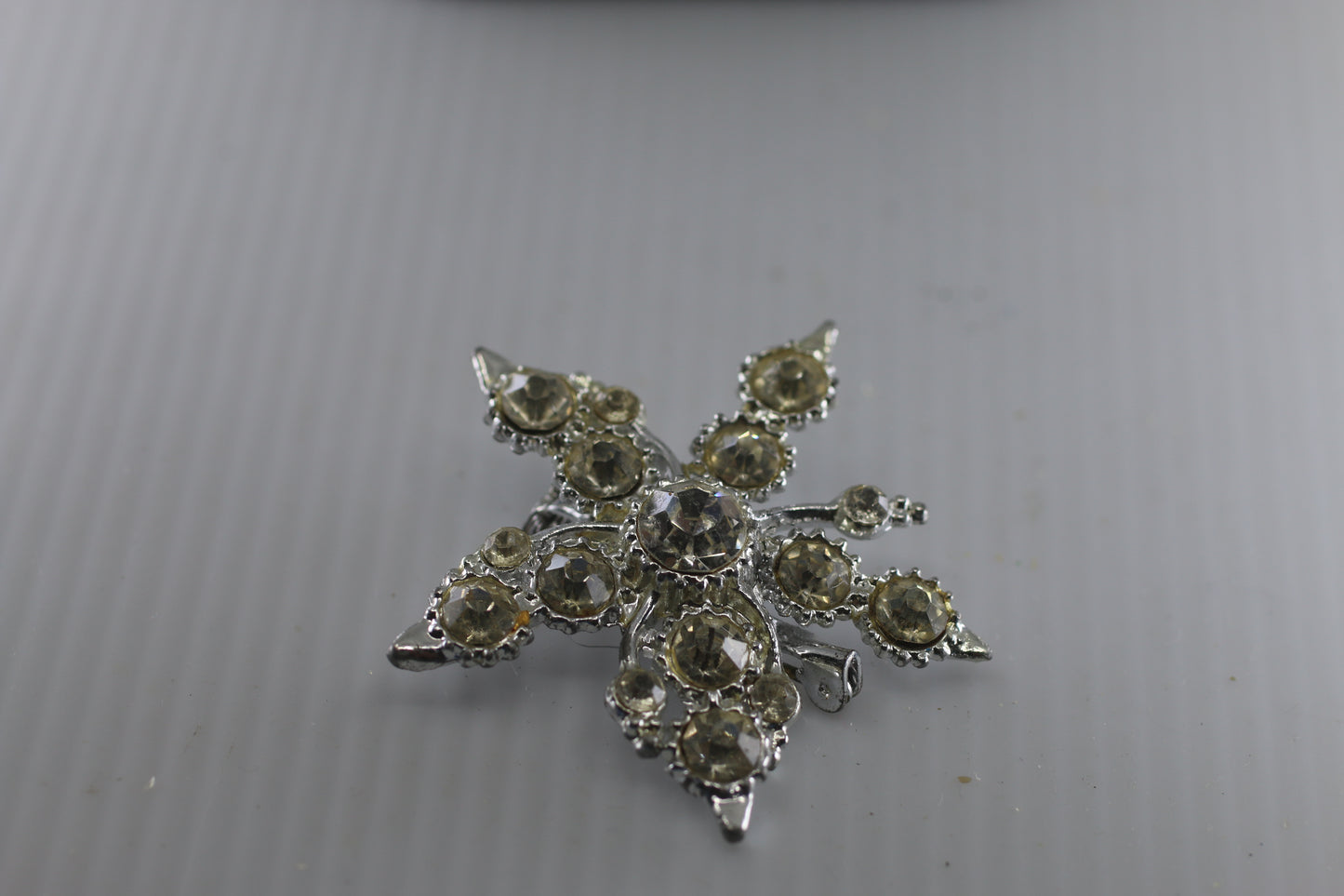 Star Rhinestone Pin Brooch Mid Century