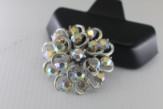 VINTAGE QUARTZ RHINESTONE PIN BROOCH RIVETED 3D FLOWER