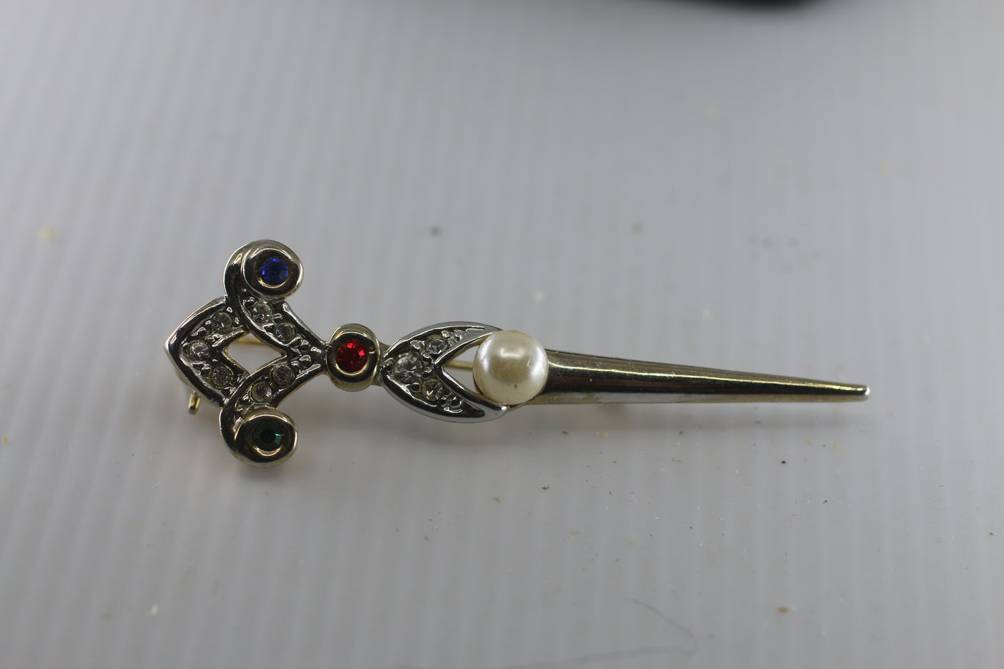 VINTAGE Vermeil Rhinestone Jeweled knife Sword Brooch