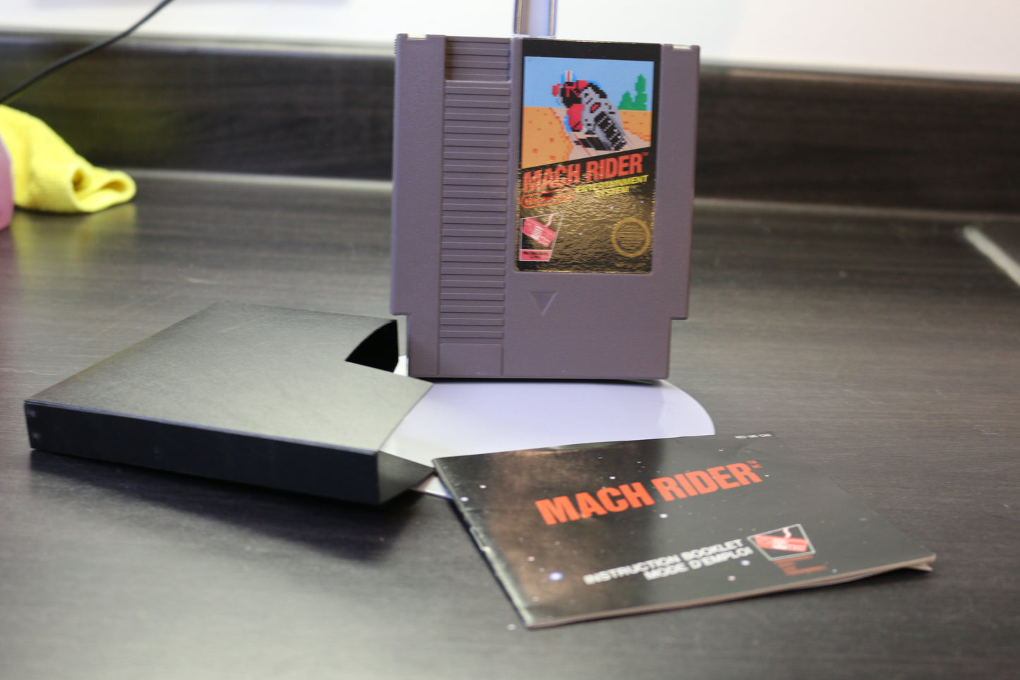 Mach Rider Nes Game 5 Screw W/ Manual & Dust Cover