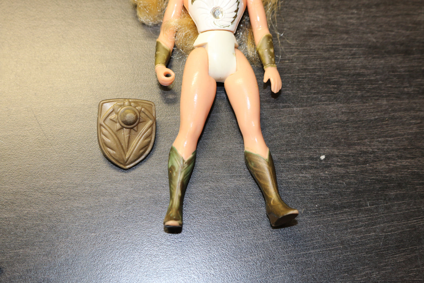 1984 She-Ra Princesses Of Power She-Ra / Shield Action Figure Series Doll