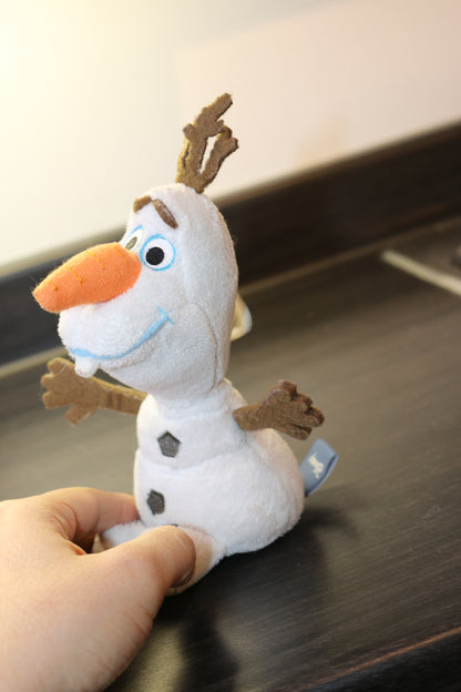 Disney Store Plush Olaf Frozen Clip-On  7" Backpack ~ Duffle Bag