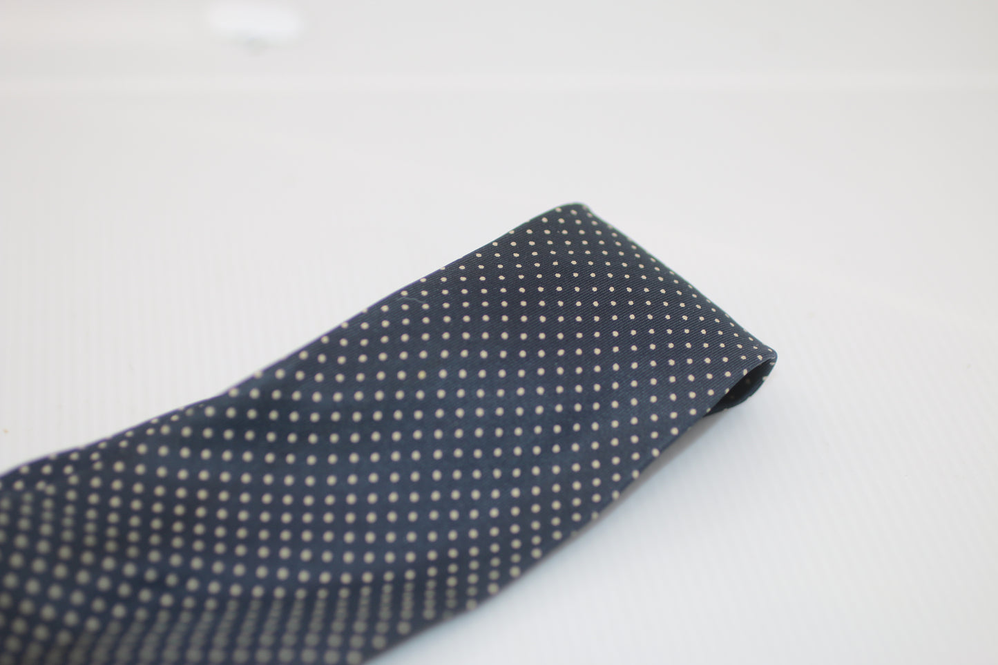 Used tie CA 04347 100$ silk Made in Canada Oscar de la Renta OR