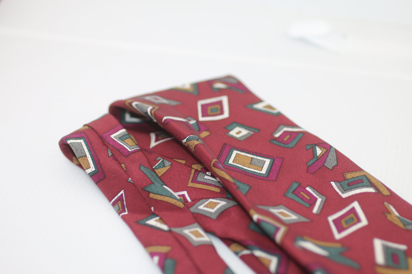 Red Diamond 100% silk / soie CA 00125 tie