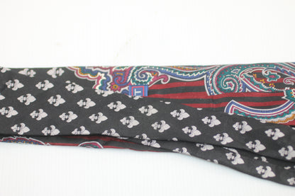 Gant all silk floral flowers logo tie slightly crumpled.