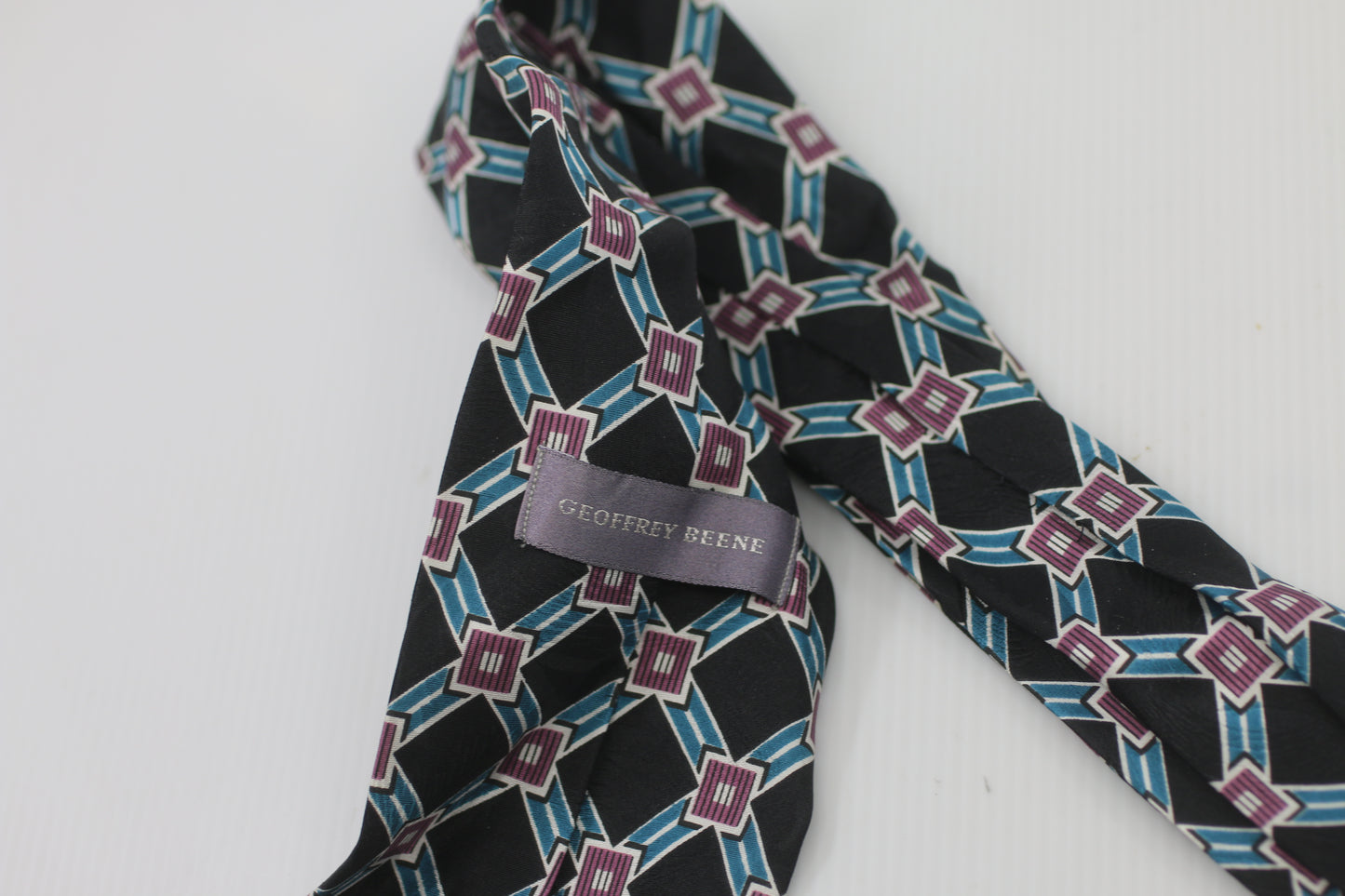 Geoffrey Beene Purple Sqaure logo tie