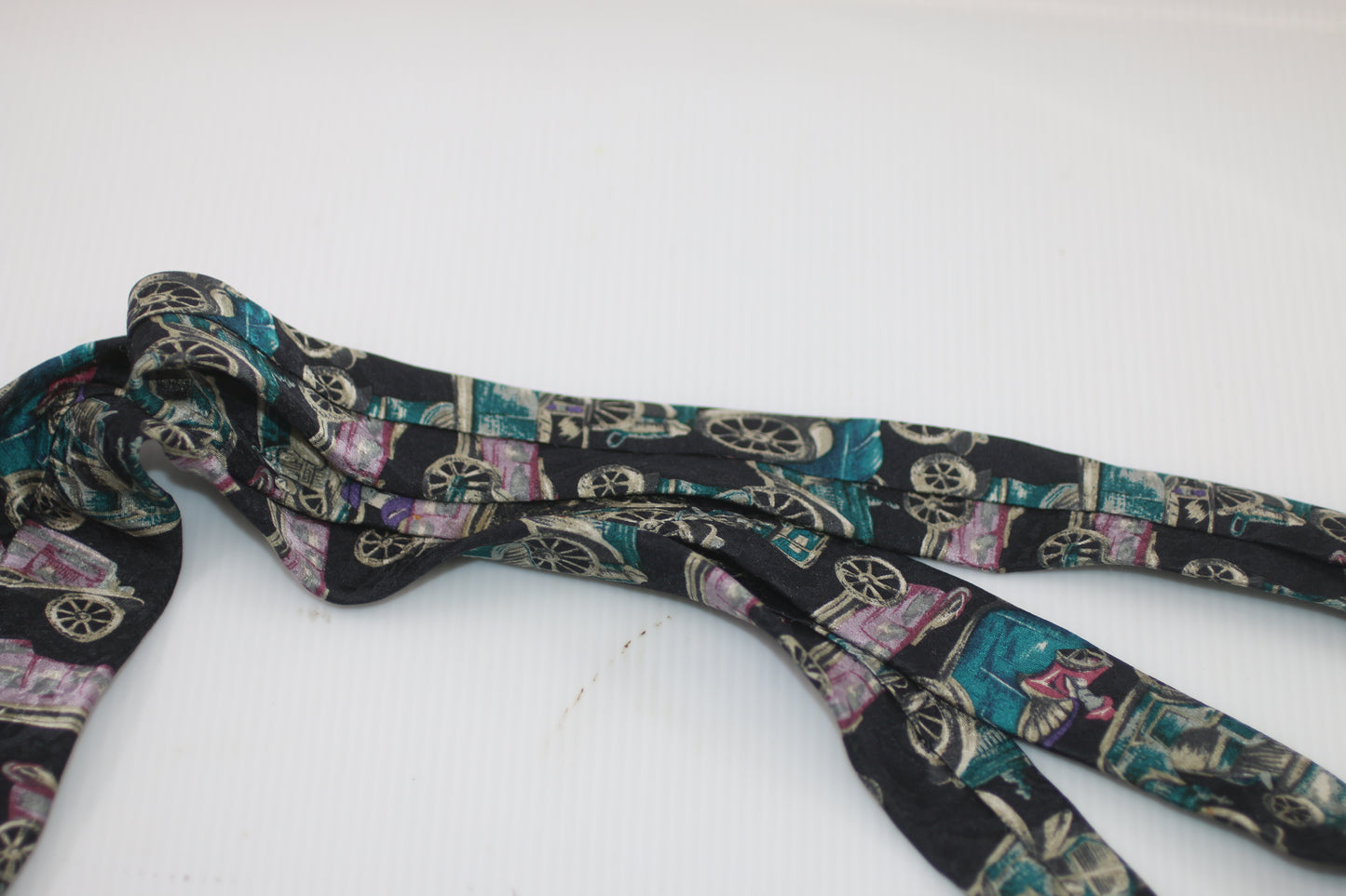 Homme EATON MAN Vintage cars logo tie all silk rare