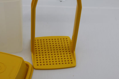 1970's Tupperware Pick-A-Deli Vintage Yellow / Clear - 1332-8 Pickle Elevator