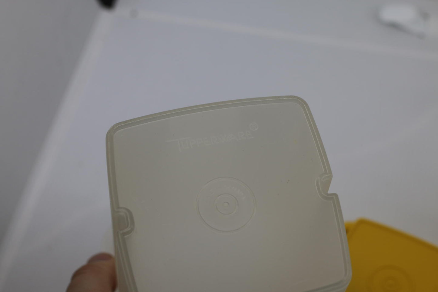 1970's Tupperware Pick-A-Deli Vintage Yellow / Clear - 1332-8 Pickle Elevator