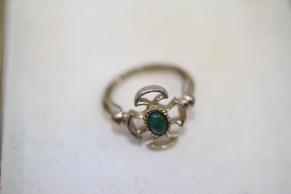 Vintage Avon Gold-Tone Necklace & Ring Set with Green Cabochon – Cross Motif