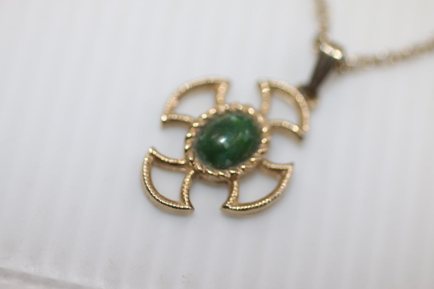 Vintage Avon Gold-Tone Necklace & Ring Set with Green Cabochon – Cross Motif