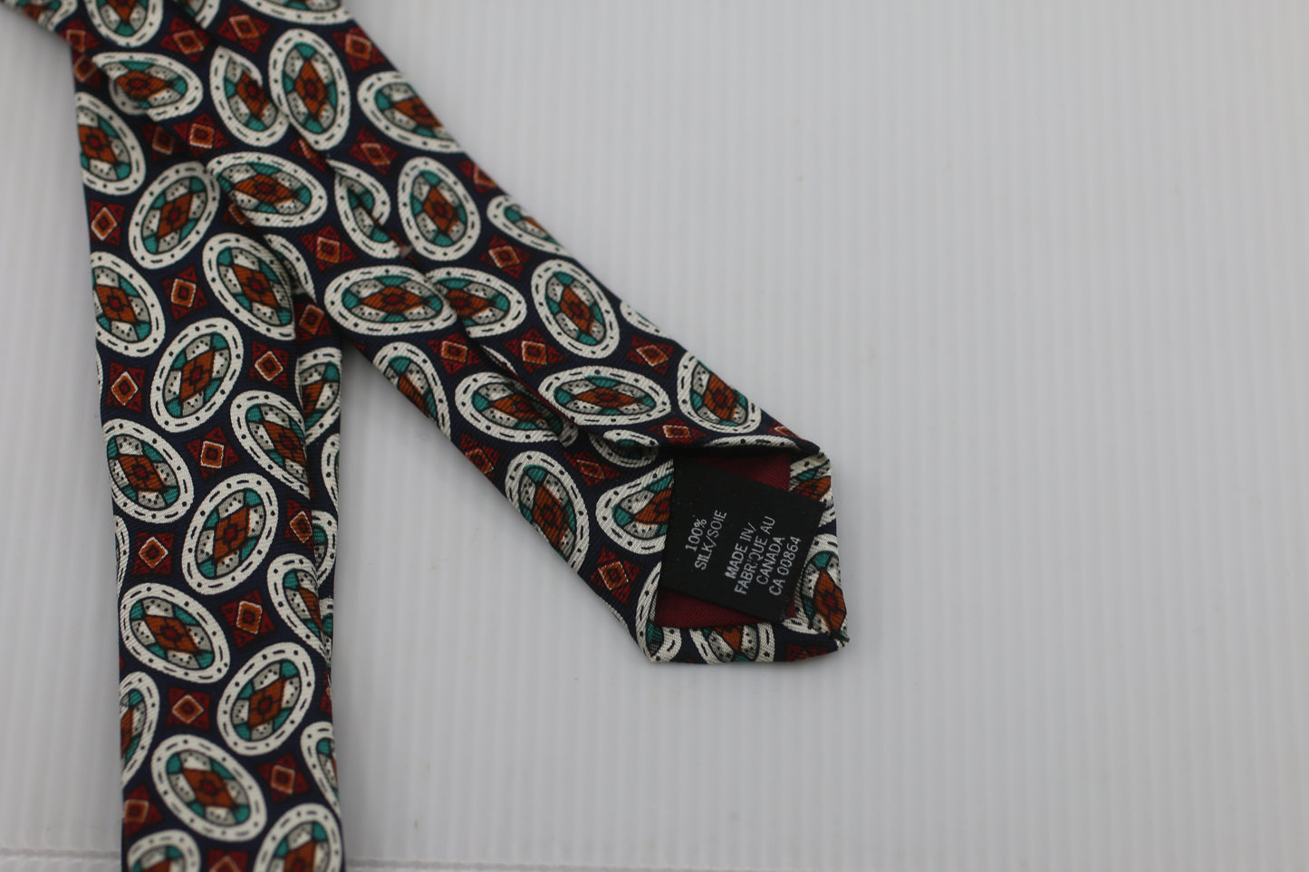 Guy Laroche Paris Red and Oval logo motif tie