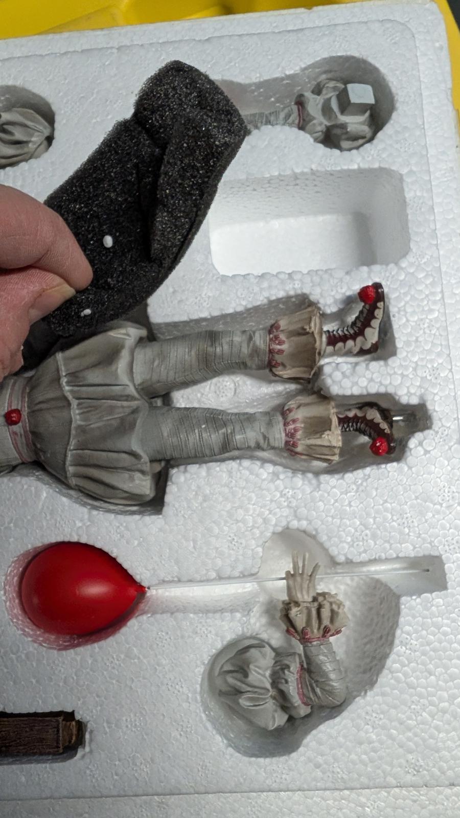 Iron Studios Pennywise Horror Series 1/6 Scale Figure