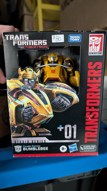 Transformers Studio Series War for Cybertron Bumblebee Action Figure