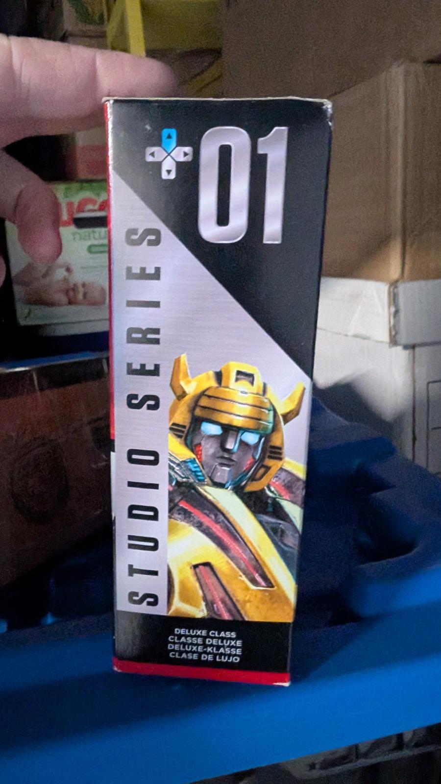 Transformers Studio Series War for Cybertron Bumblebee Action Figure