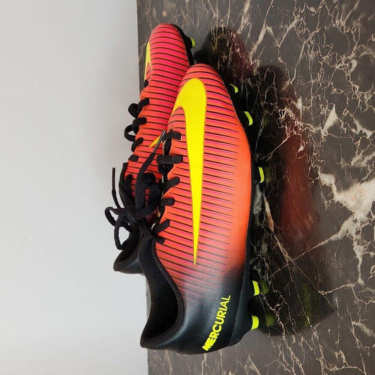 Nike kids Mercurial soccer shoes size us 4Y