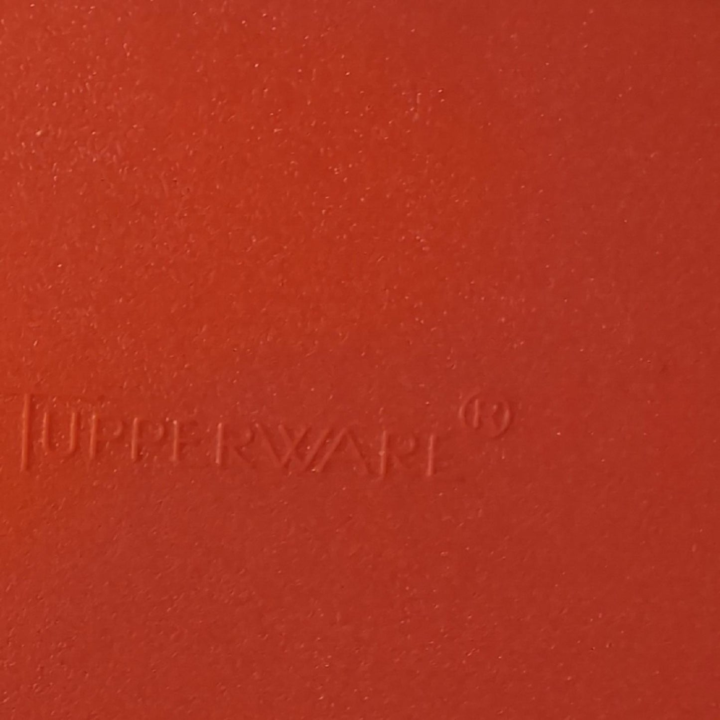 Tupperware Vintage Square Plates Set – 6 Pieces (5 Orange + 1 Yellow)