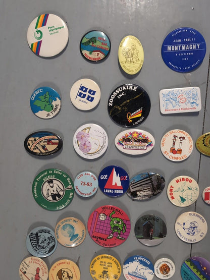 Gros lot de macarons vintage 125+ pièces Québec Sport Municipalités Canada Ville