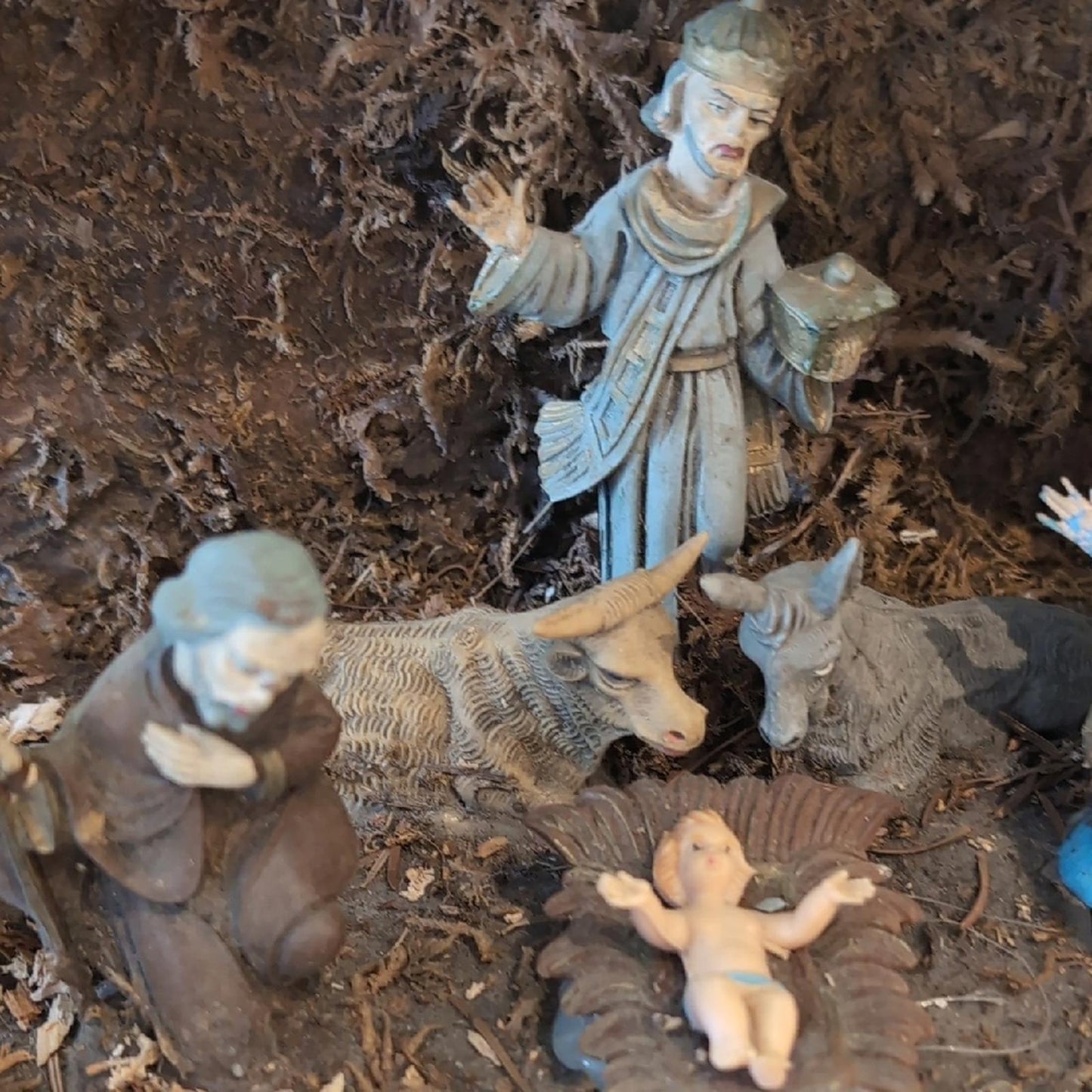 Rustic Nativity Scene Set with Colorful Figures Christmas Tree Jesus Creche Vtg